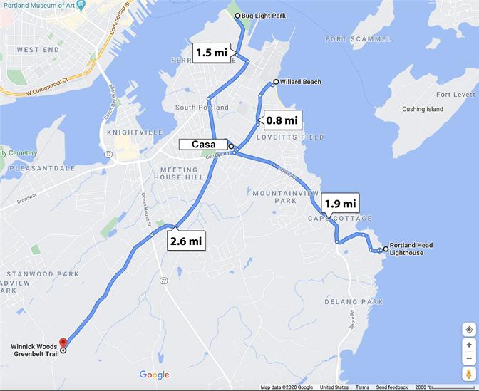En este mapa, las distancias son como sigue, comenzando desde el punto de salida. Al sendero Winnick Woods Greenbelt Trail son 2.6 millas. Este es un destino en el bosque. Los siguientes tres son destinos de agua. A Bug Light Park son 1.5 millas. A Willard Beach es 0.8 millas. Al faro Portland Head Lighthouse son 1.9 millas.